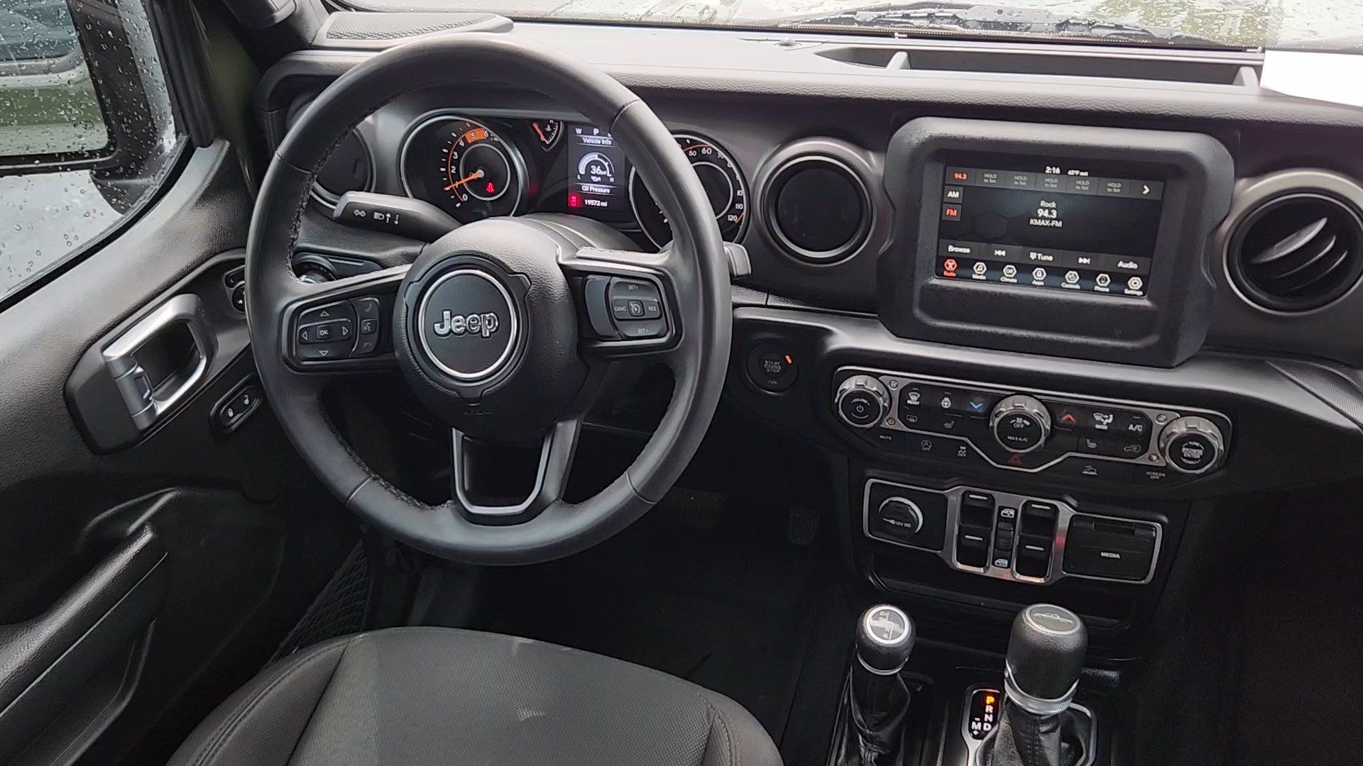 Used 2023 Jeep Gladiator Sport AWD/4WD image 5