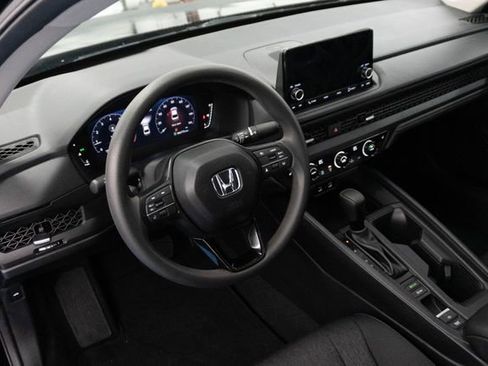 Certified 2025 Honda Accord SE image 3