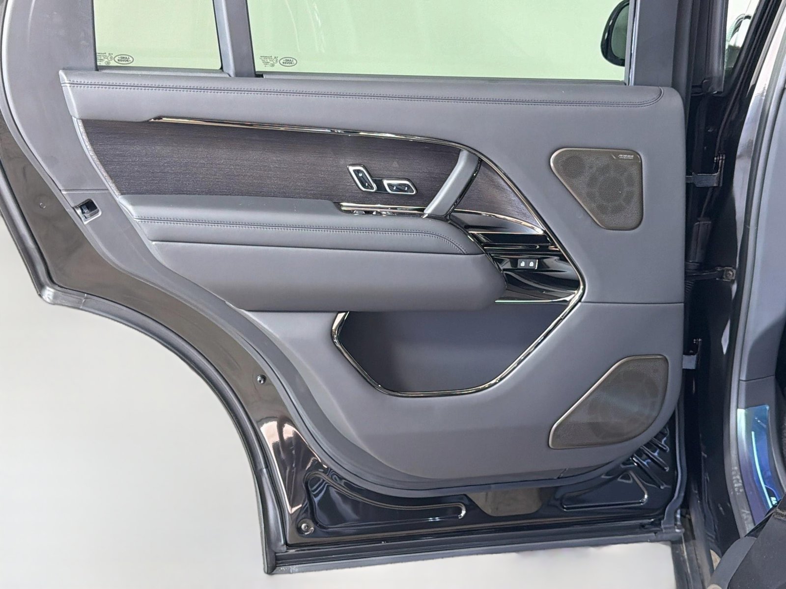 New 2026 Land Rover Range Rover SV AWD/4WD image 26