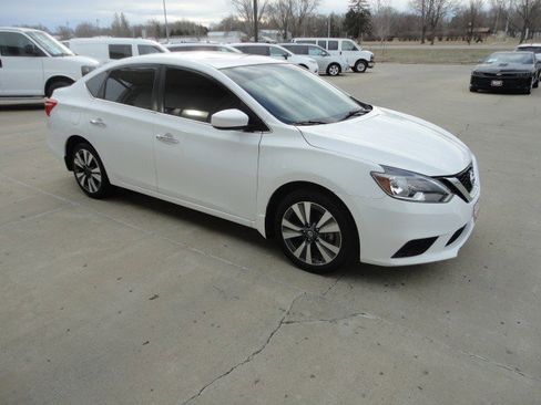 Used 2019 Nissan Sentra SV w/ Special Edition Package image 19