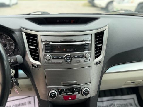 Used 2010 Subaru Outback 2.5i Premium AWD/4WD image 14
