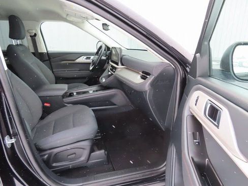 Used 2025 Ford Explorer Active image 24