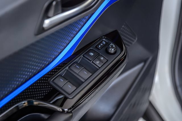 Used 2020 Toyota C-HR XLE FWD image 43