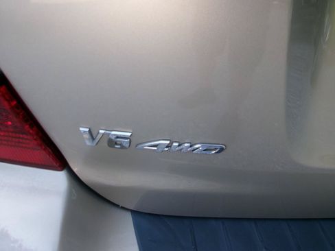 Used 2004 Toyota Highlander 4WD V6 image 19