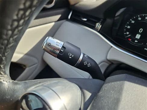 Used 2020 Land Rover Range Rover Evoque SE image 29