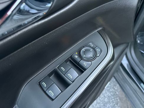 Used 2023 GMC Acadia SLT w/ Technology Package image 19