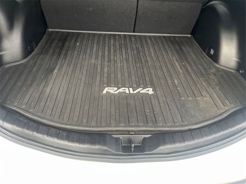 Used 2016 Toyota RAV4 XLE image 25