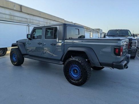 Used 2025 Jeep Gladiator Sport AWD/4WD image 5