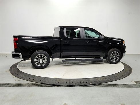 Used 2024 Chevrolet Silverado 1500 LT image 8