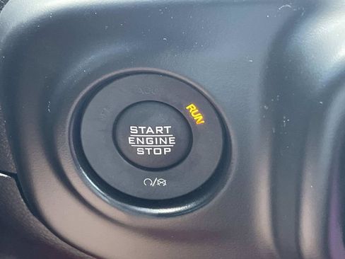 Used 2022 Jeep Wrangler Unlimited Sport AWD/4WD image 32