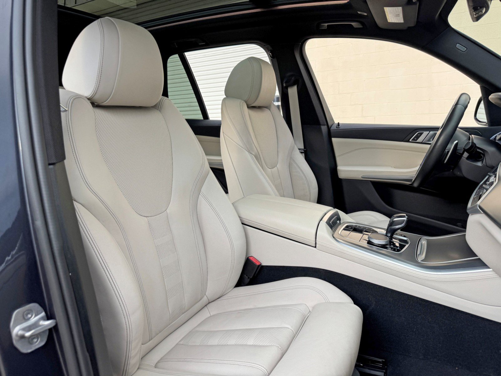 Used 2021 BMW X5 sDrive40i w/ M Sport Package RWD image 39