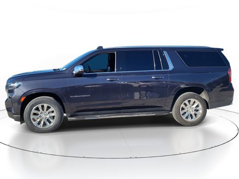 Used 2022 Chevrolet Suburban Premier image 3