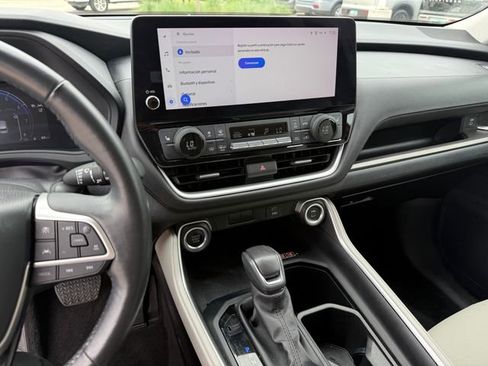 Used 2024 Toyota Grand Highlander XLE image 19