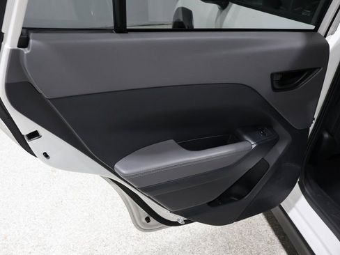 Used 2025 Subaru Crosstrek 2.0i Premium image 19