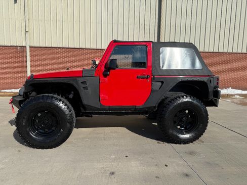 Used 2015 Jeep Wrangler Sport image 5