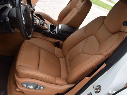 Used 2013 Porsche Cayenne Diesel AWD/4WD image 37