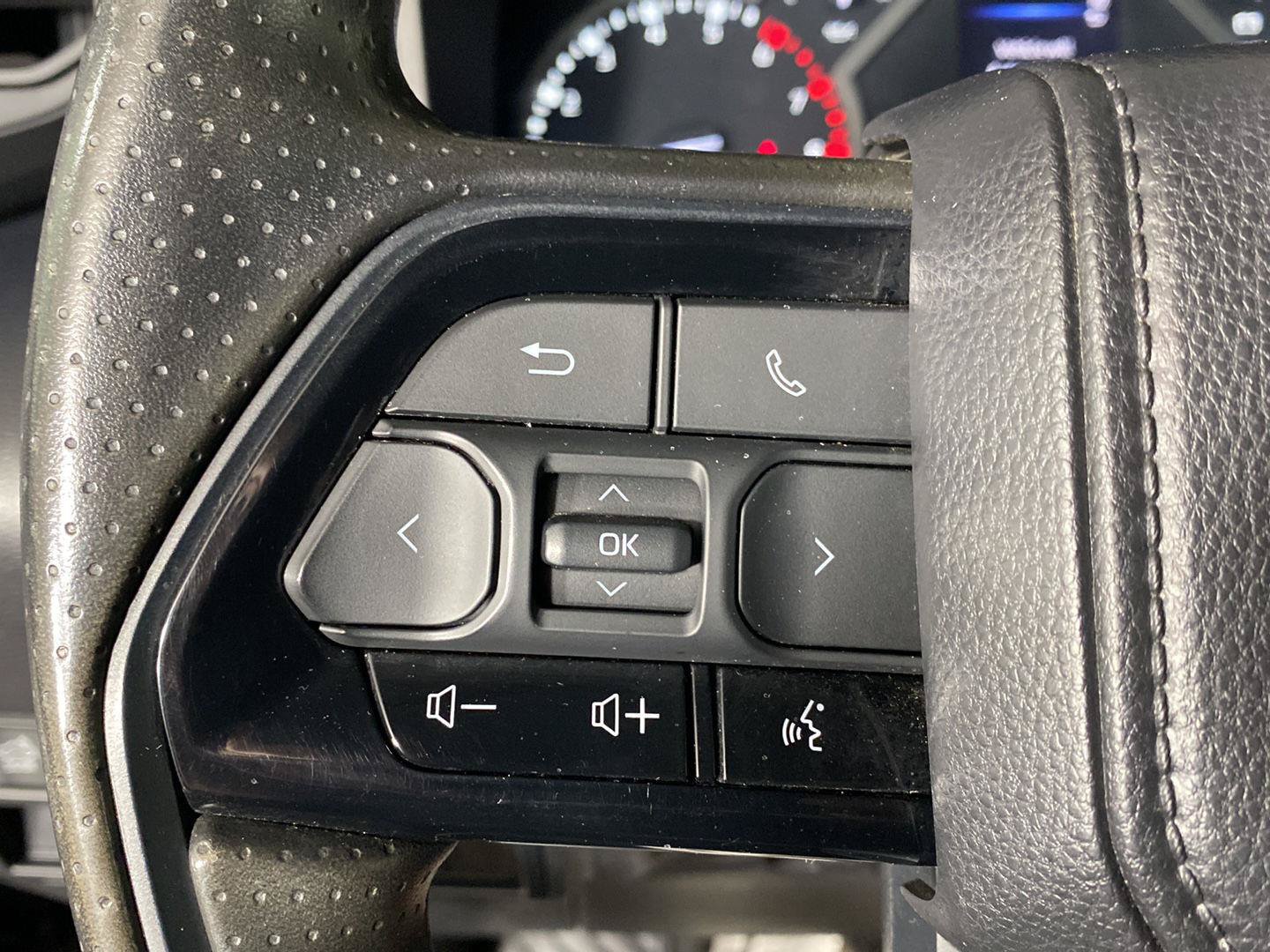Used 2024 Toyota Tundra SR5 w/ SR5 Convenience Package AWD/4WD image 22