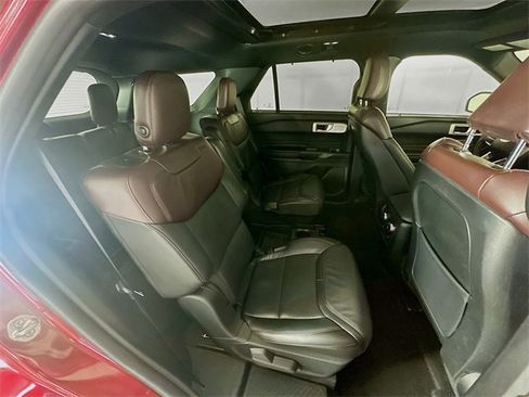 Used 2020 Ford Explorer Platinum w/ Premium Technology Package image 29