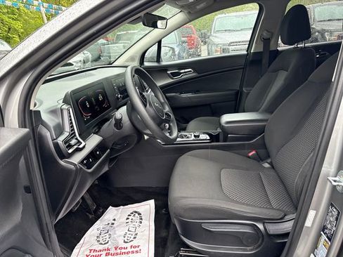 Used 2023 Kia Sportage LX AWD/4WD image 8
