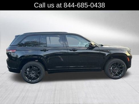 New 2025 Jeep Grand Cherokee Summit image 4