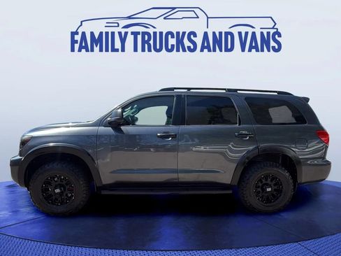 Used 2017 Toyota Sequoia SR5 w/ Premium Package AWD/4WD image 2