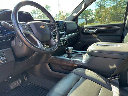 Used 2022 Chevrolet Silverado 1500 LTZ w/ Technology Package image 23