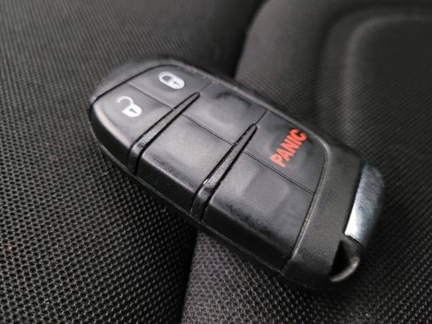 Used 2021 Jeep Renegade Latitude image 32