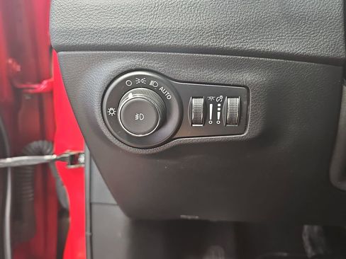 Used 2021 Jeep Compass 80th Special Edition image 25