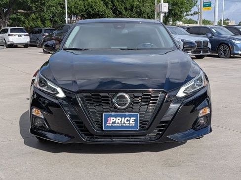 Used 2022 Nissan Altima 2.5 SR w/ Midnight Edition Package image 2