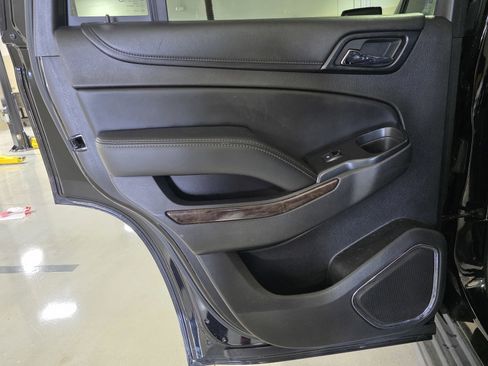 Used 2017 Chevrolet Tahoe LT w/ LT Midnight Edition image 10