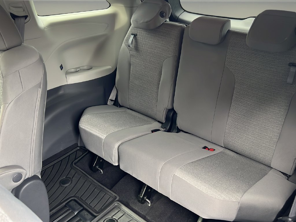 Certified 2021 Toyota Sienna LE FWD image 17