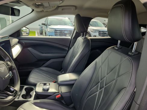Used 2021 Ford Mustang Mach-E Select image 9