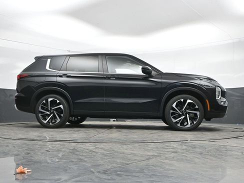 Used 2024 Mitsubishi Outlander SE image 44