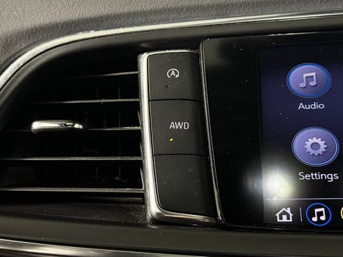 Used 2023 Buick Enclave Essence w/ Experience Buick Package AWD/4WD image 26