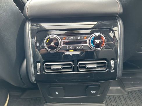 Used 2024 Lincoln Aviator AWD w/ Premium Package image 18