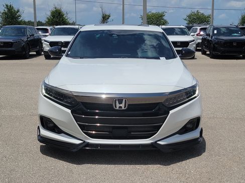Used 2022 Honda Accord Sport image 2