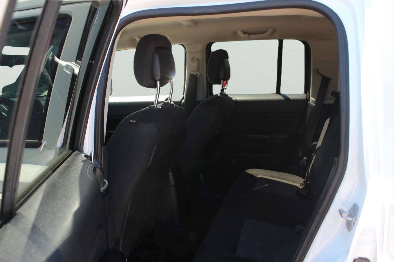 Used 2014 Jeep Patriot Sport w/ Power Value Group AWD/4WD image 7