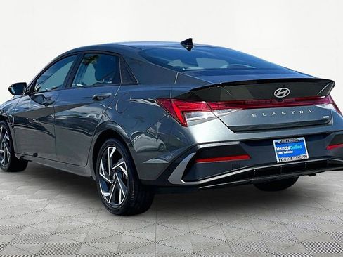 Certified 2025 Hyundai Elantra SEL image 6