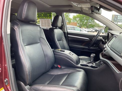 Used 2017 Toyota Highlander XLE AWD/4WD image 49