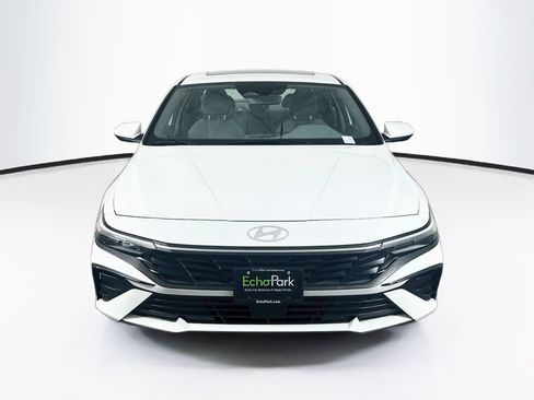 Used 2025 Hyundai Elantra SEL FWD image 2