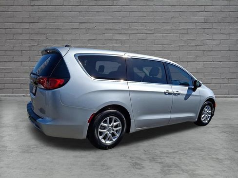 Used 2023 Chrysler Voyager LX FWD image 12