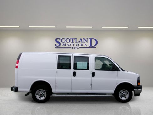 Used 2024 GMC Savana 2500 w/ Driver Convenience Package image 5
