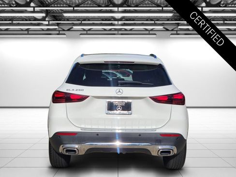 Certified 2025 Mercedes-Benz GLA 250 image 8