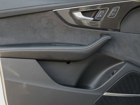 Used 2023 Audi SQ8 Prestige image 23