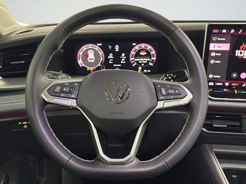 New 2026 Volkswagen Tiguan SE AWD/4WD image 33
