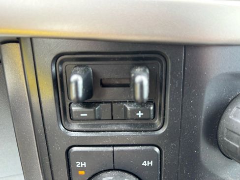 Used 2021 Ford F150 XLT image 32