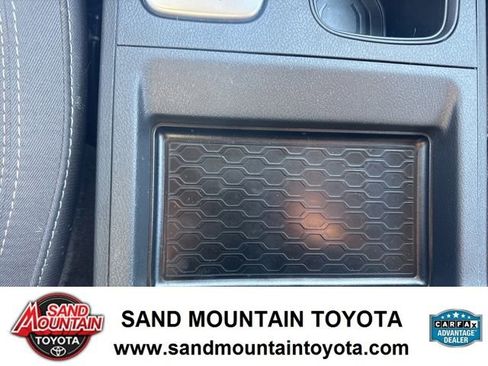 Used 2025 Nissan Frontier SV w/ SV Convenience Package RWD image 15