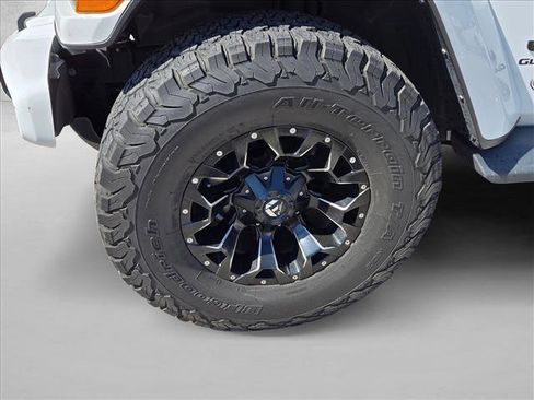 Used 2021 Jeep Gladiator Overland image 21