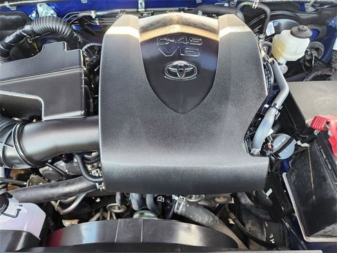 Used 2023 Toyota Tacoma SR5 w/ Technology Package image 29