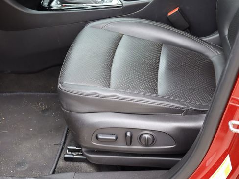 Used 2020 Buick Encore GX Essence w/ Experience Buick Package FWD image 14